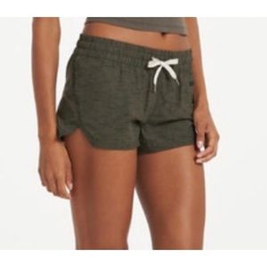 Vuori Shorts